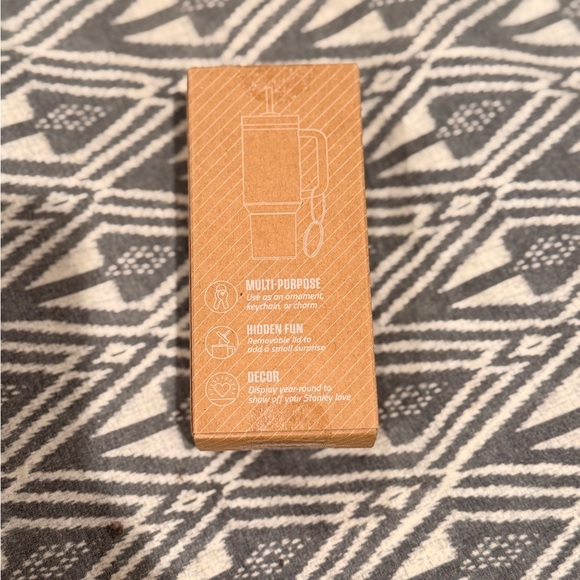 NIB Limited Edition e.l.f. x Stanley Water Bottle Keychain Ornament - Picture 4 of 5